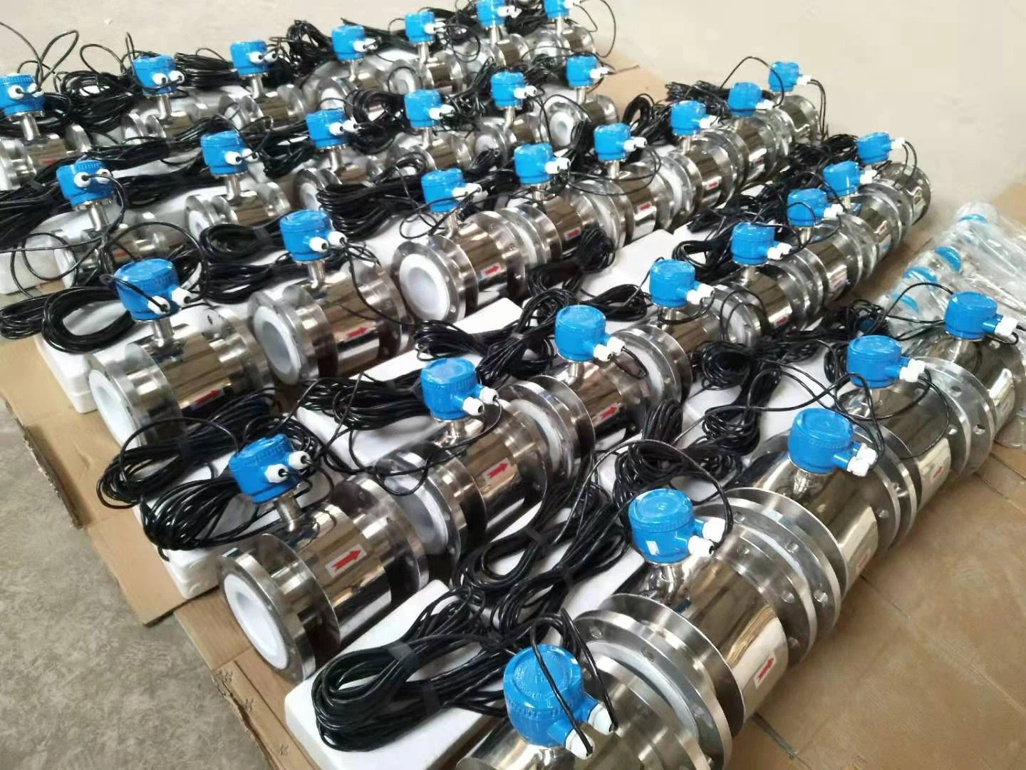 Stainless steel split electromagnetic flowmeter